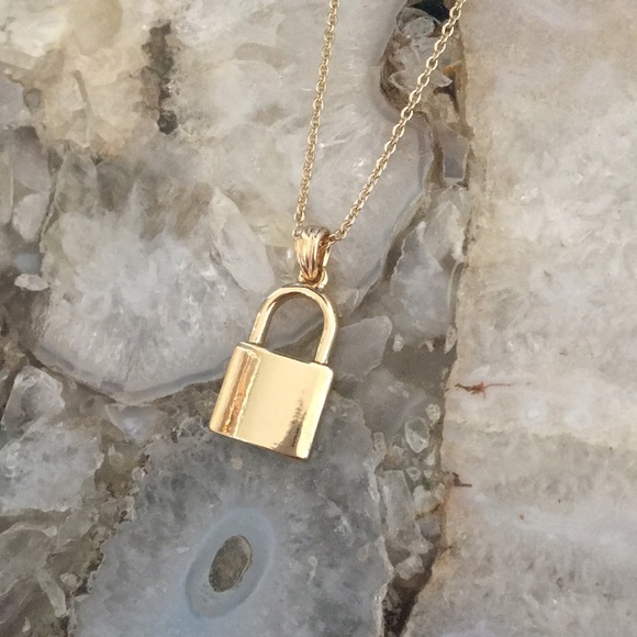 ❌SOLD❌Layered Chain Necklace 🔒✨ - Picture 3 of 3